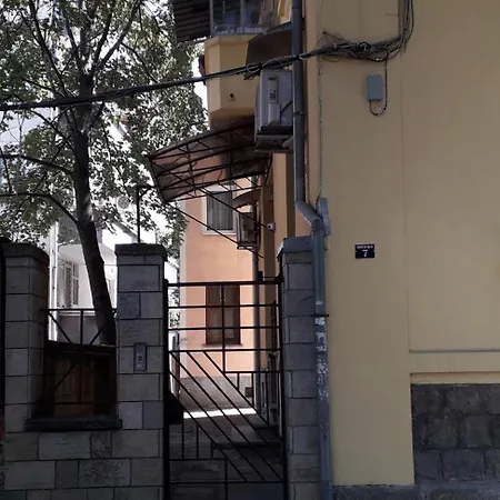 V Apartman *